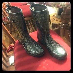 Capelli rain boots size 6. New without tags